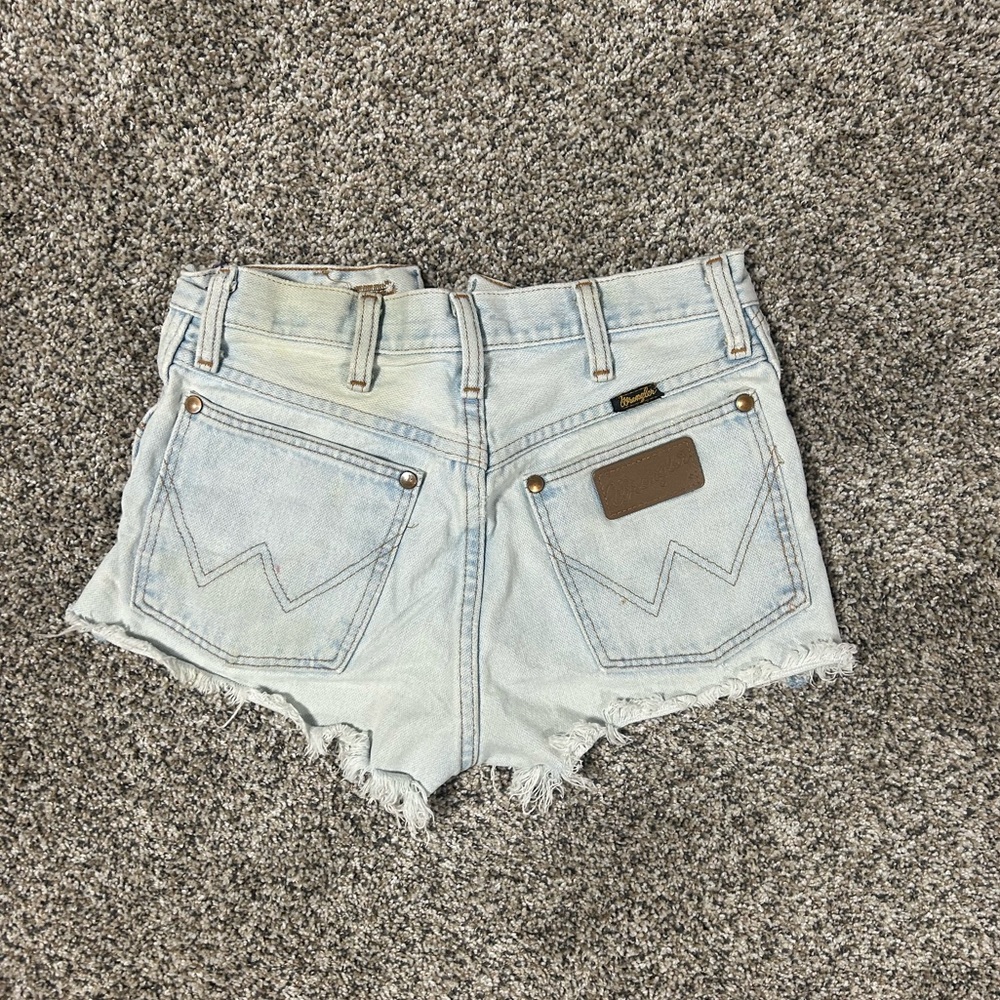 Wrangler booty shorts🍑